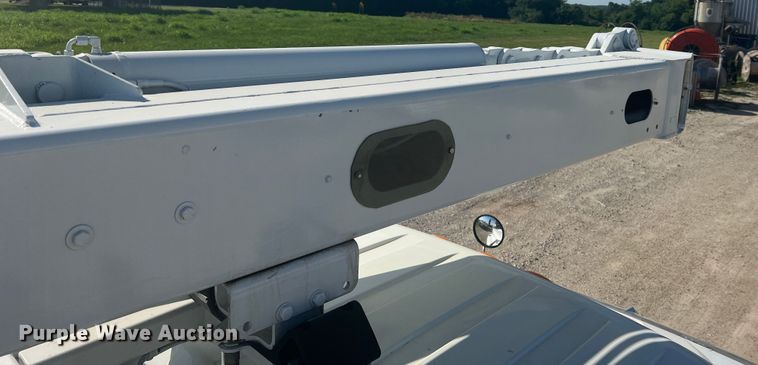 image for item JM9252 2011 International WorkStar 7300  bucket truck