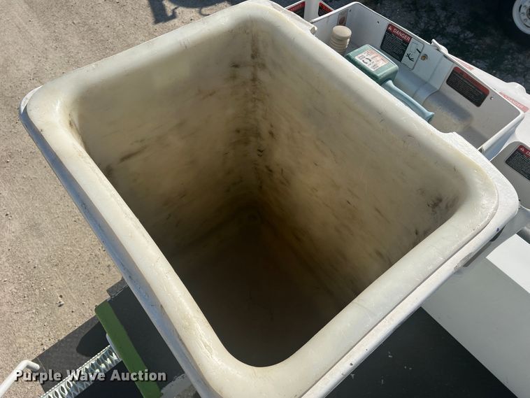 image for item JM9252 2011 International WorkStar 7300  bucket truck