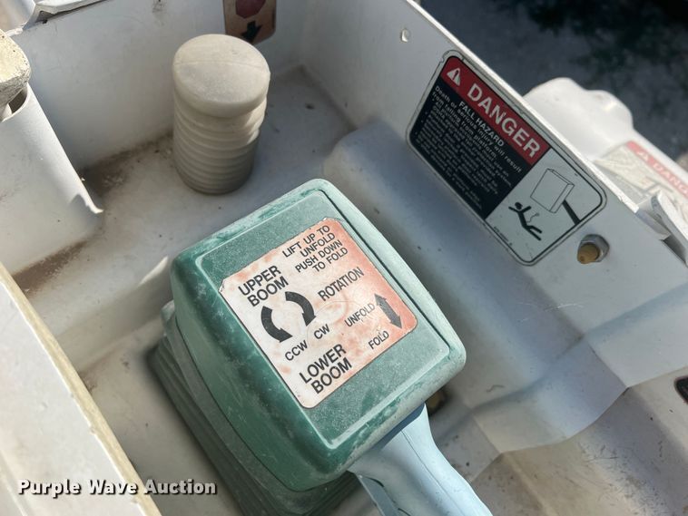 image for item JM9252 2011 International WorkStar 7300  bucket truck