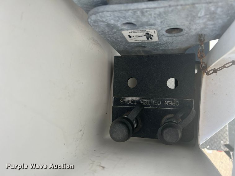 image for item JM9252 2011 International WorkStar 7300  bucket truck