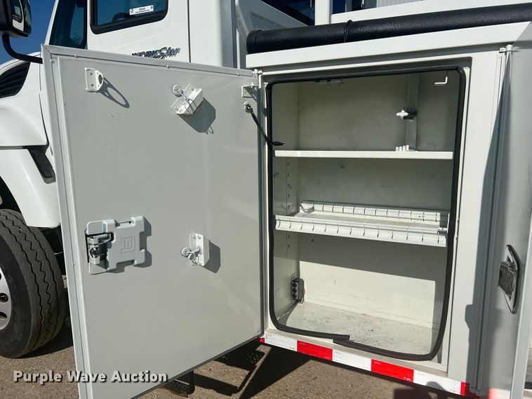 image for item JM9252 2011 International WorkStar 7300  bucket truck