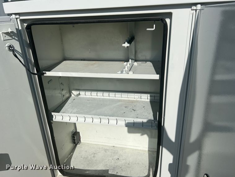 image for item JM9252 2011 International WorkStar 7300  bucket truck