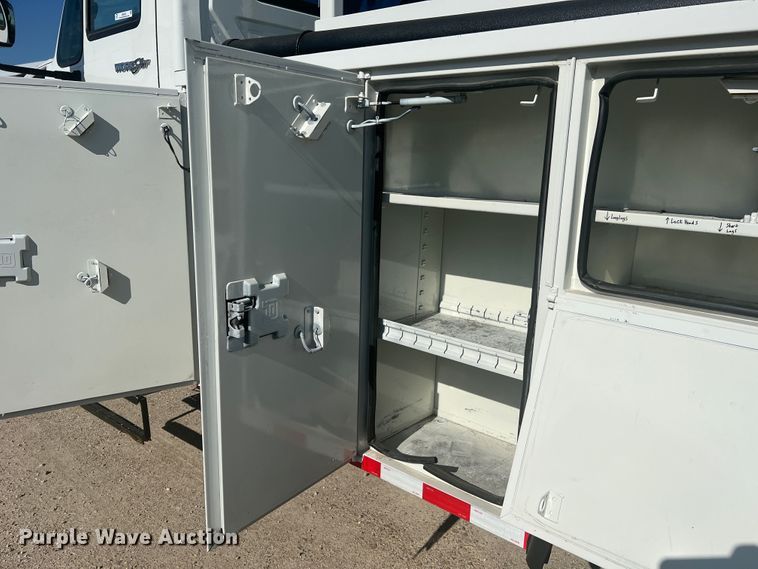 image for item JM9252 2011 International WorkStar 7300  bucket truck