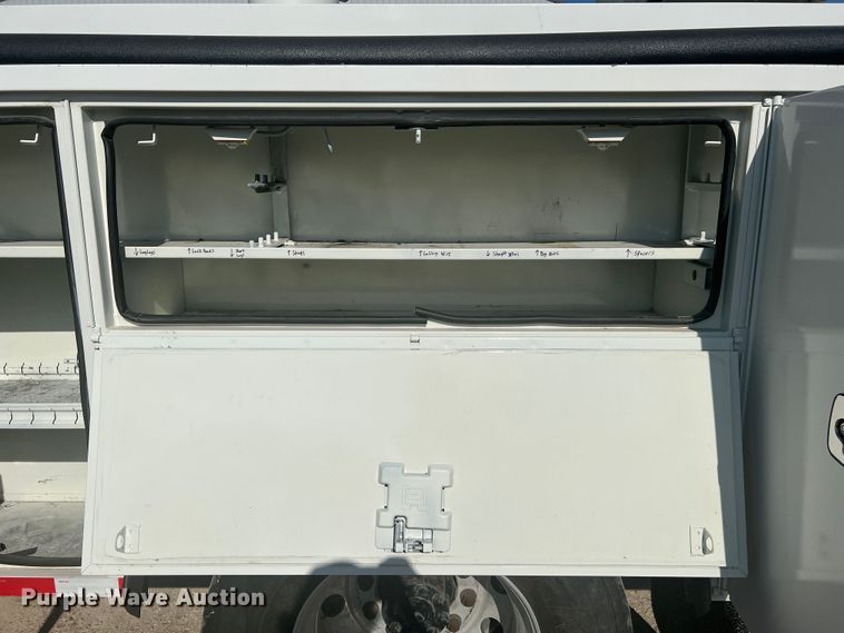 image for item JM9252 2011 International WorkStar 7300  bucket truck