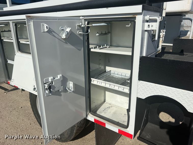 image for item JM9252 2011 International WorkStar 7300  bucket truck