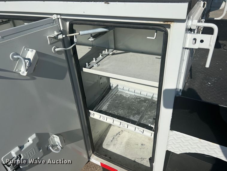 image for item JM9252 2011 International WorkStar 7300  bucket truck