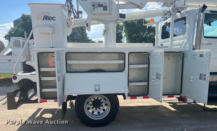 image for item JM9252 2011 International WorkStar 7300  bucket truck