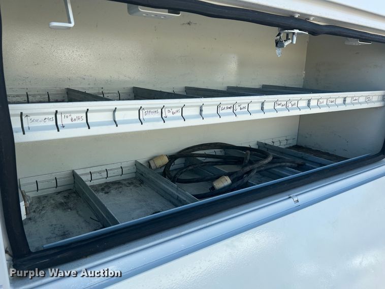 image for item JM9252 2011 International WorkStar 7300  bucket truck