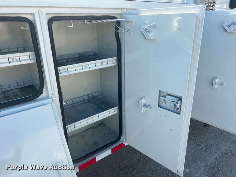 image for item JM9252 2011 International WorkStar 7300  bucket truck