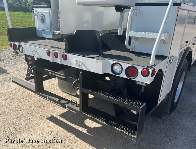 image for item JM9252 2011 International WorkStar 7300  bucket truck