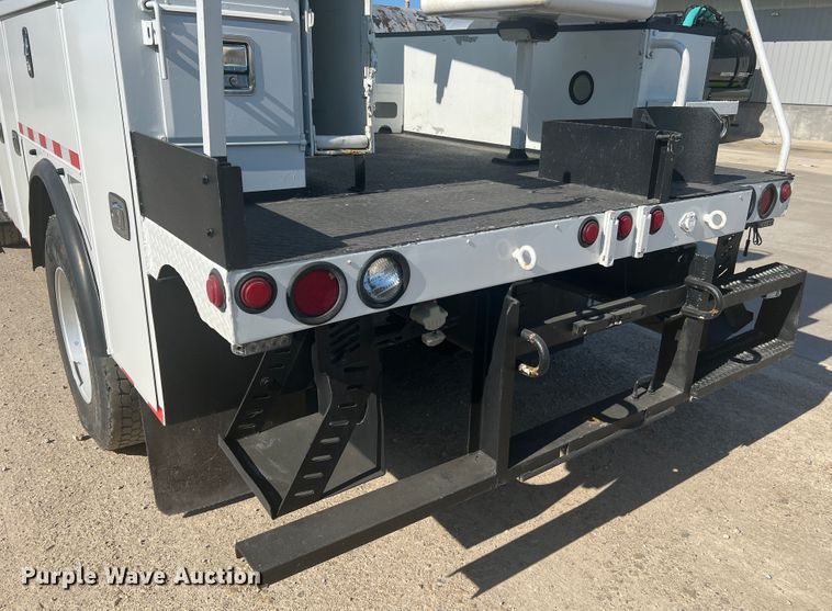 image for item JM9252 2011 International WorkStar 7300  bucket truck