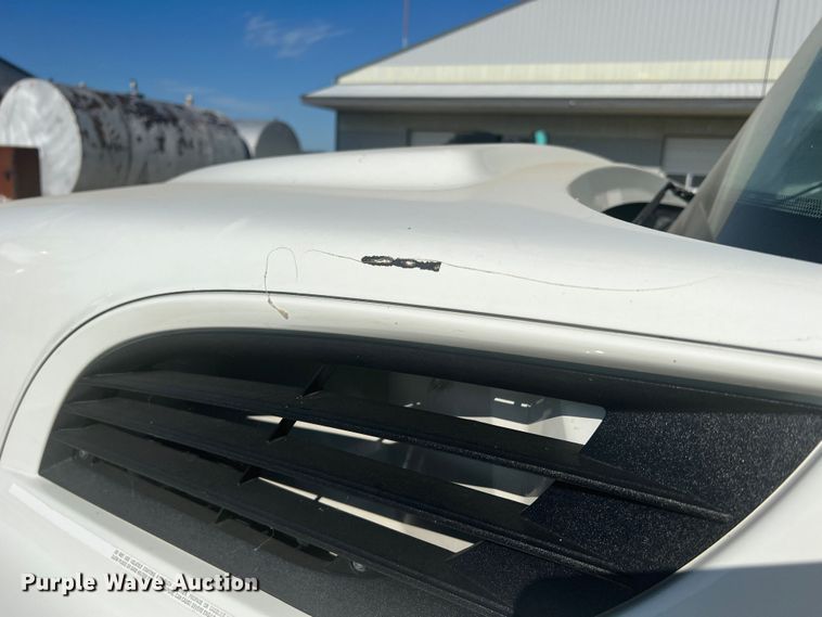 image for item JM9252 2011 International WorkStar 7300  bucket truck