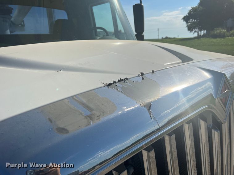 image for item JM9252 2011 International WorkStar 7300  bucket truck