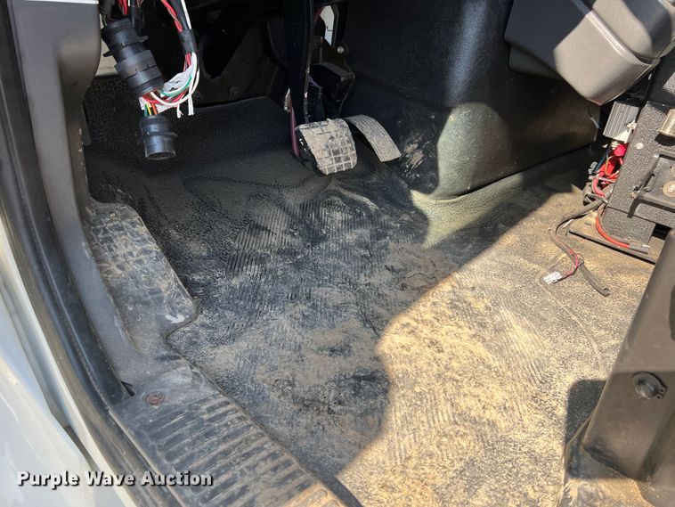 image for item JM9252 2011 International WorkStar 7300  bucket truck