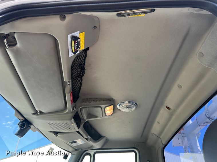 image for item JM9252 2011 International WorkStar 7300  bucket truck