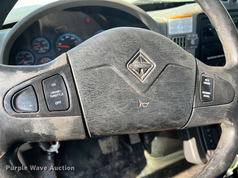 image for item JM9252 2011 International WorkStar 7300  bucket truck