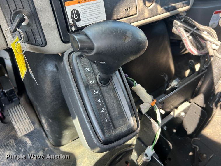 image for item JM9252 2011 International WorkStar 7300  bucket truck