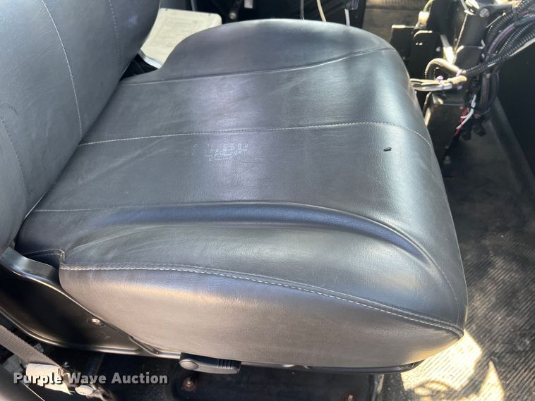 image for item JM9252 2011 International WorkStar 7300  bucket truck