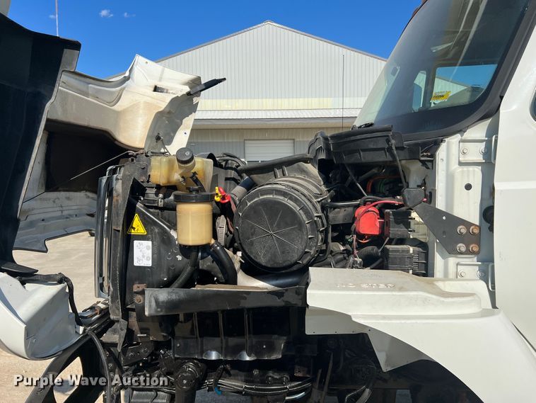 image for item JM9252 2011 International WorkStar 7300  bucket truck