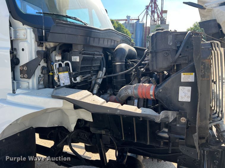 image for item JM9252 2011 International WorkStar 7300  bucket truck