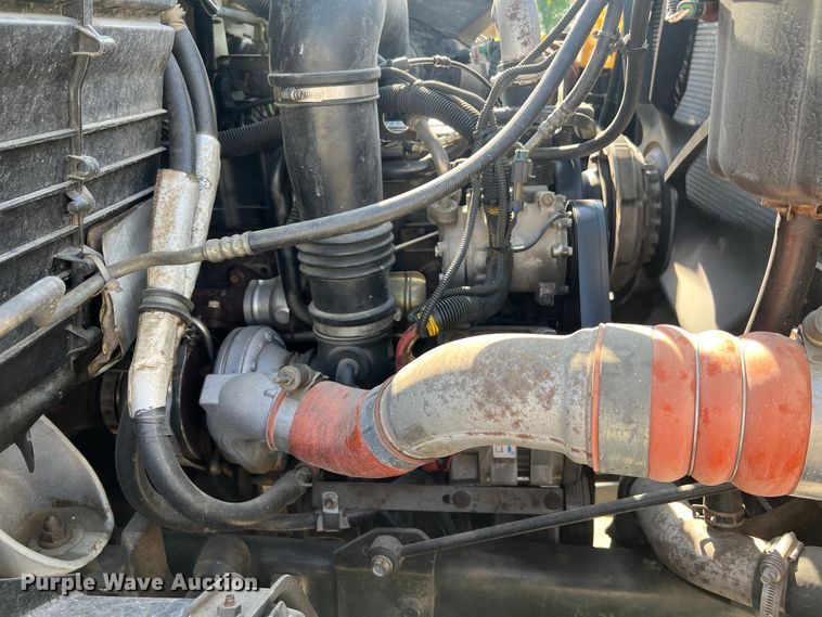 image for item JM9252 2011 International WorkStar 7300  bucket truck