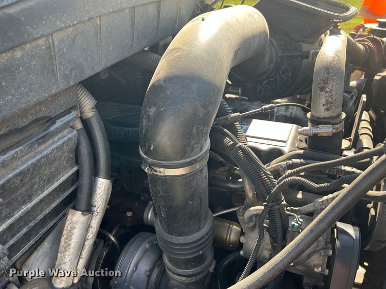 image for item JM9252 2011 International WorkStar 7300  bucket truck