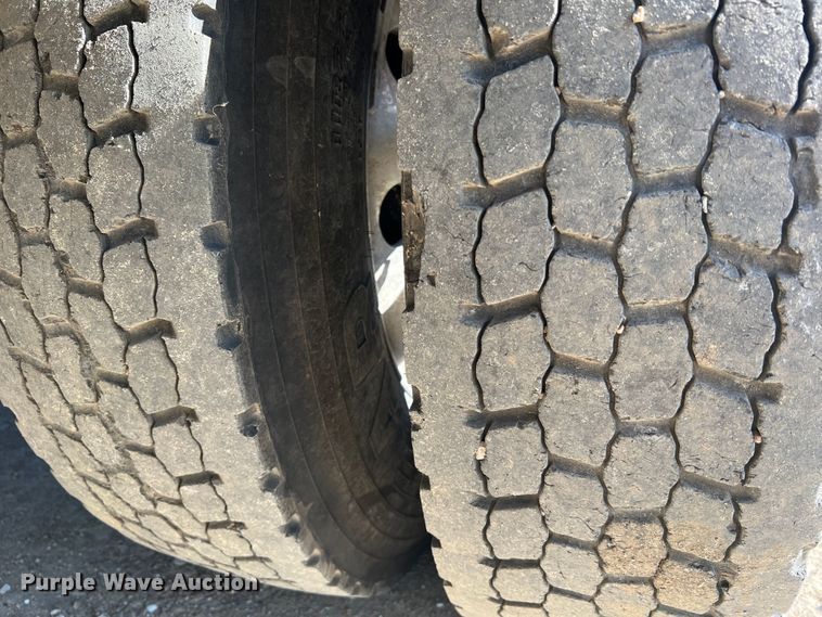 image for item JM9252 2011 International WorkStar 7300  bucket truck