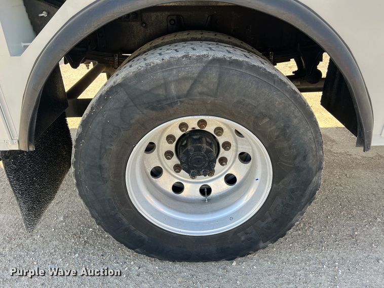 image for item JM9252 2011 International WorkStar 7300  bucket truck