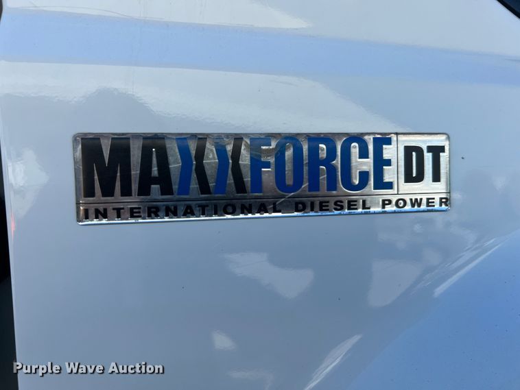 image for item JM9252 2011 International WorkStar 7300  bucket truck