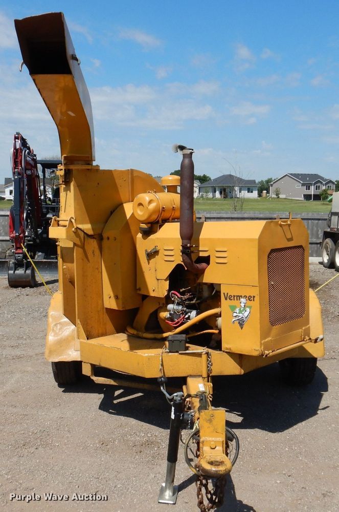 image for item JO9034 Vermeer 1250  wood chipper