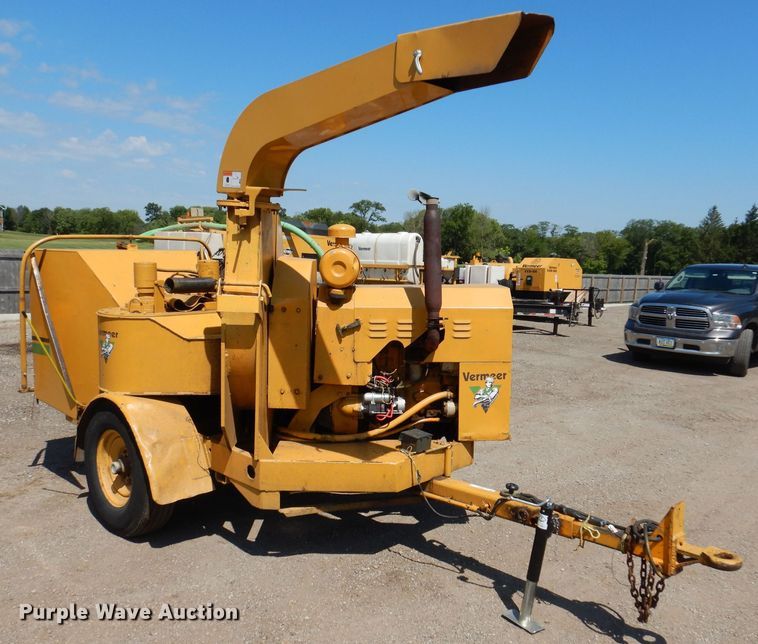 image for item JO9034 Vermeer 1250  wood chipper