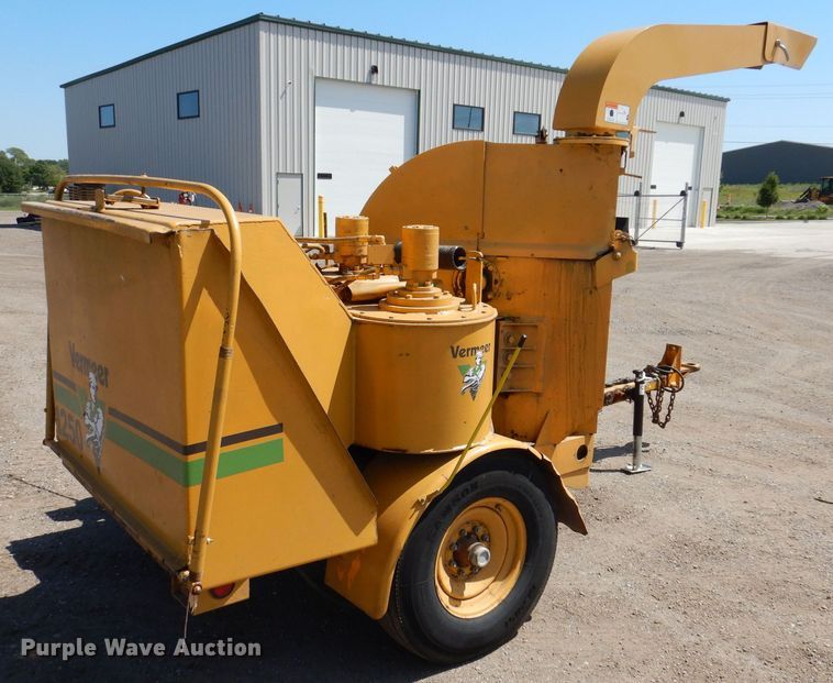 image for item JO9034 Vermeer 1250  wood chipper