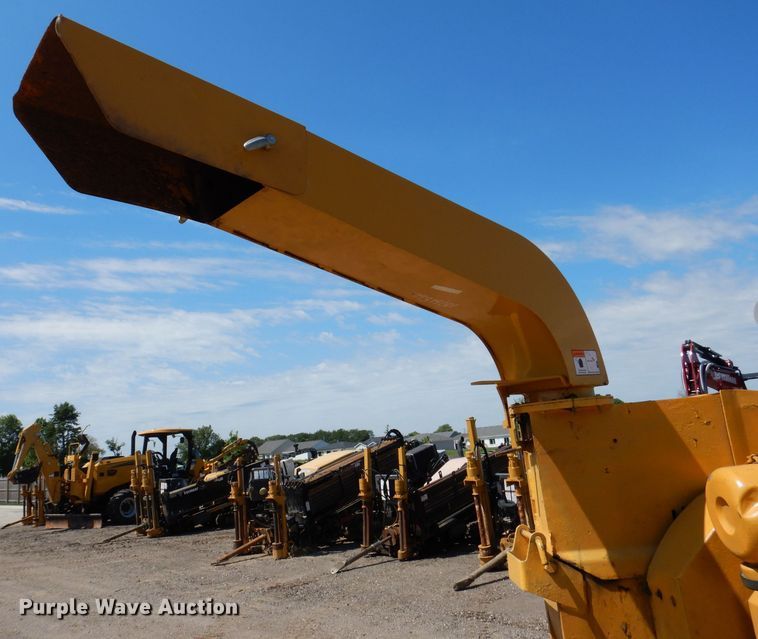 image for item JO9034 Vermeer 1250  wood chipper