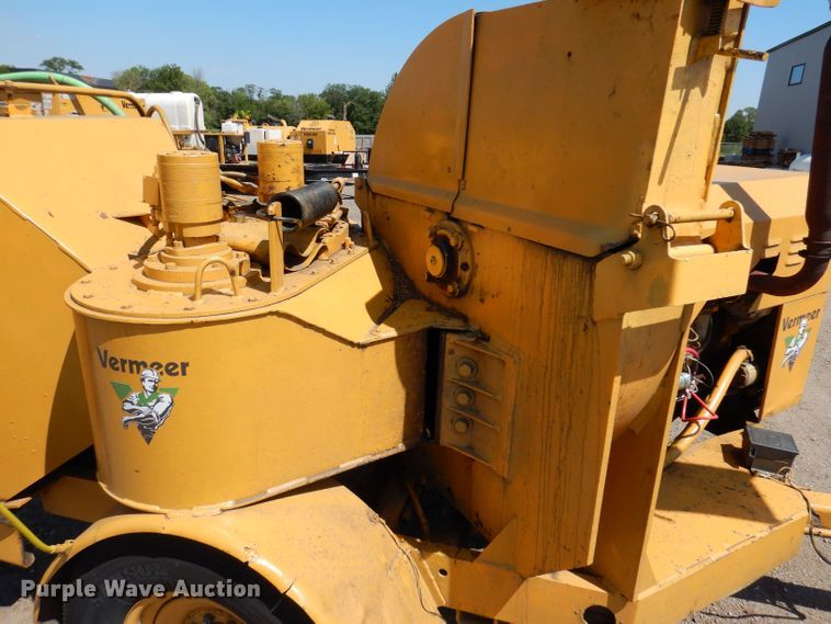 image for item JO9034 Vermeer 1250  wood chipper