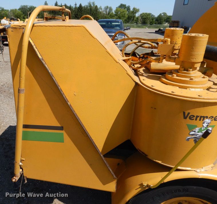 image for item JO9034 Vermeer 1250  wood chipper