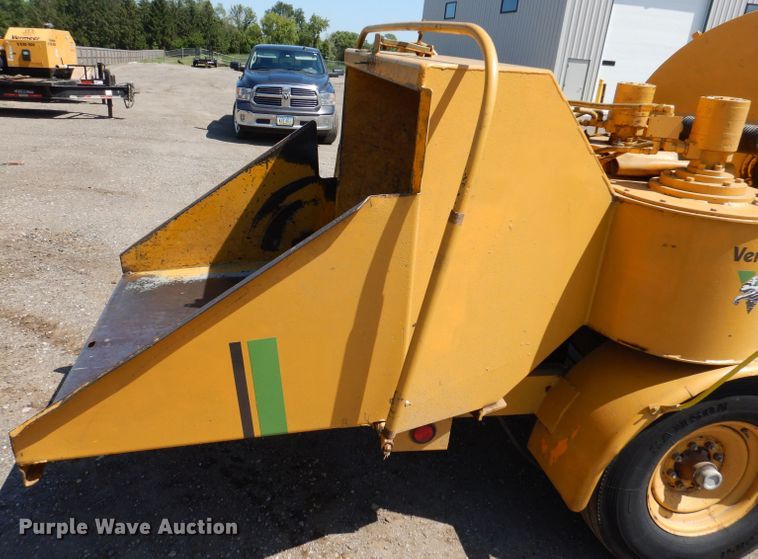 image for item JO9034 Vermeer 1250  wood chipper