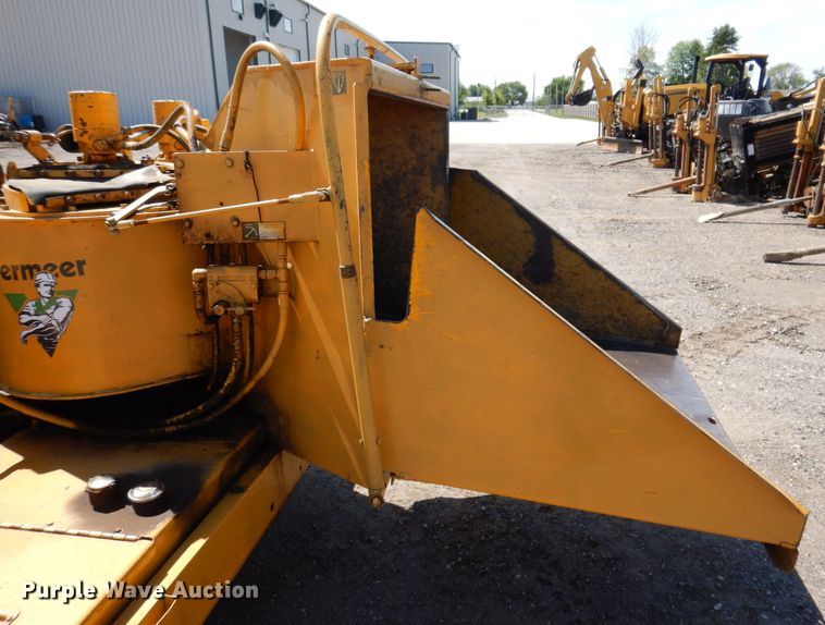 image for item JO9034 Vermeer 1250  wood chipper