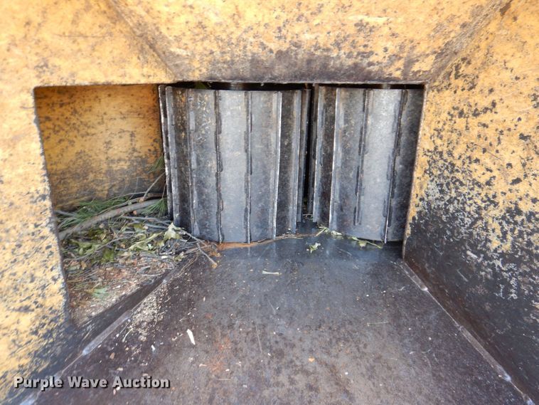 image for item JO9034 Vermeer 1250  wood chipper