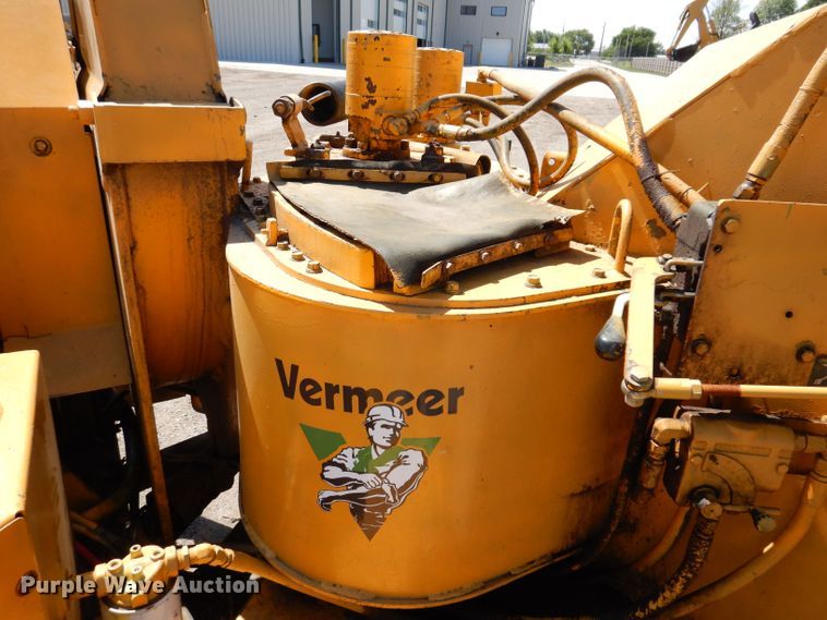 image for item JO9034 Vermeer 1250  wood chipper