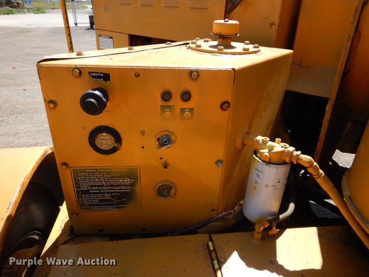 image for item JO9034 Vermeer 1250  wood chipper