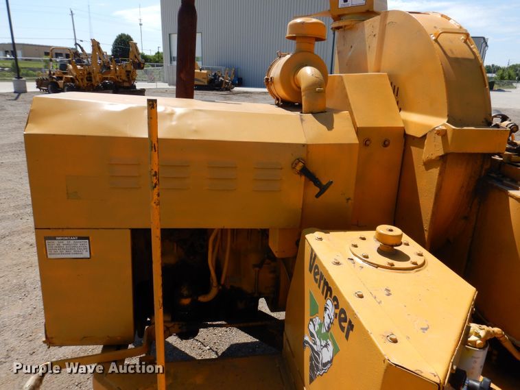 image for item JO9034 Vermeer 1250  wood chipper