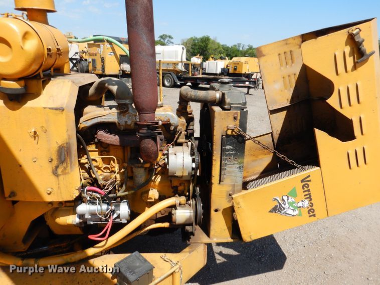 image for item JO9034 Vermeer 1250  wood chipper