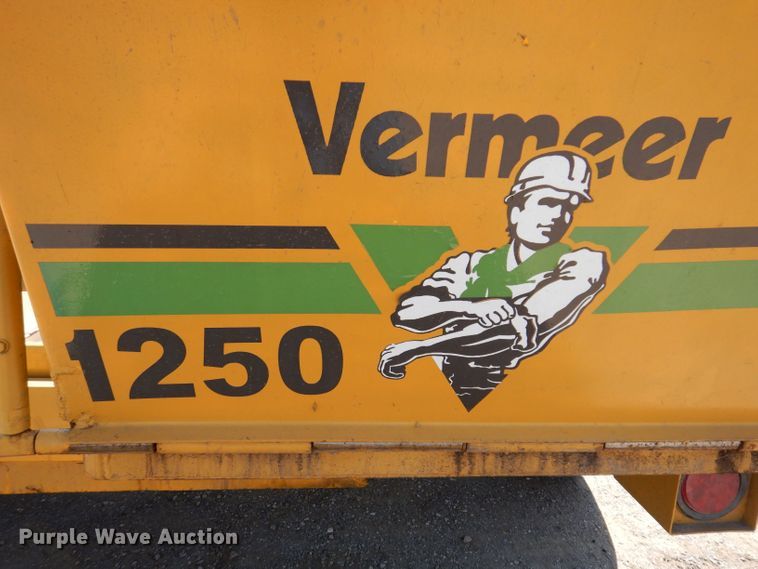 image for item JO9034 Vermeer 1250  wood chipper
