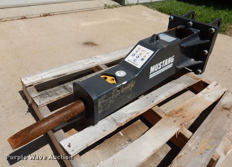 image for item JO9046 2021 Mustang HM150  breaker