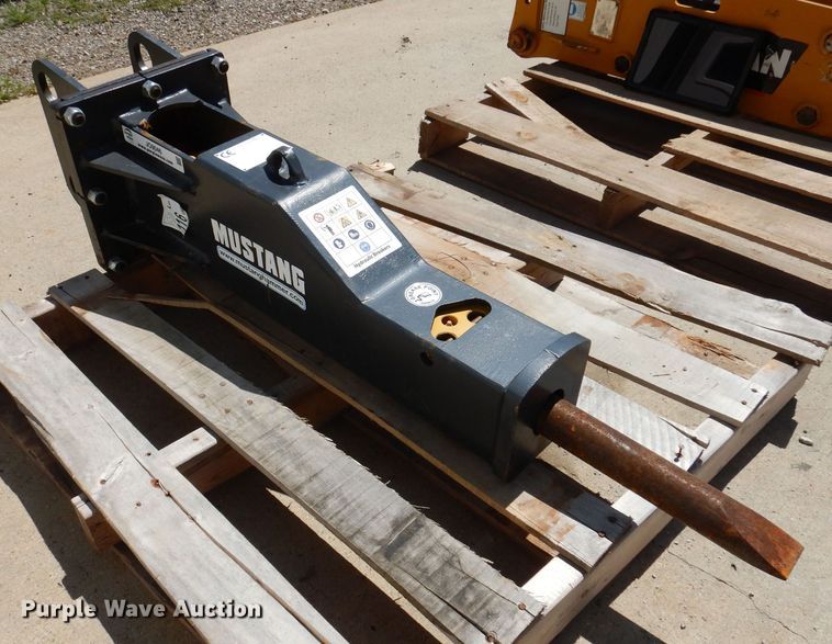 image for item JO9046 2021 Mustang HM150  breaker