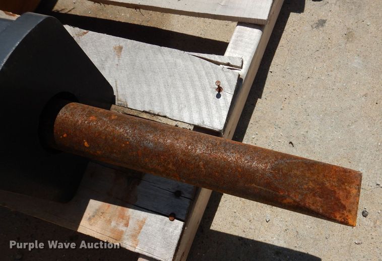 image for item JO9046 2021 Mustang HM150  breaker