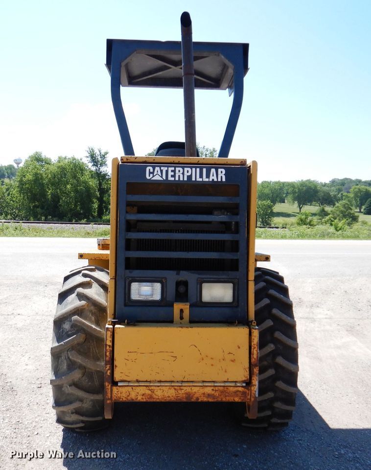 image for item JO9047 1994 Caterpillar CP-433B  single drum vibratory roller