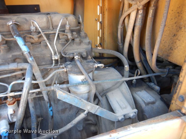 image for item JO9047 1994 Caterpillar CP-433B  single drum vibratory roller