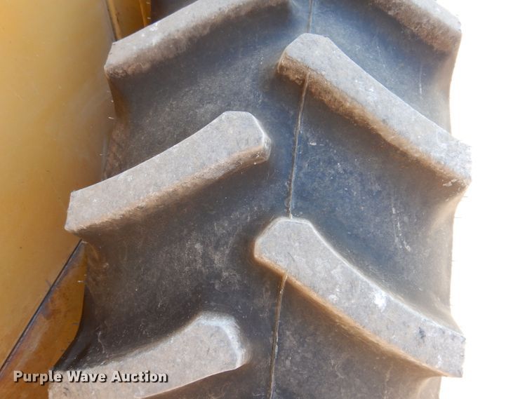 image for item JO9047 1994 Caterpillar CP-433B  single drum vibratory roller