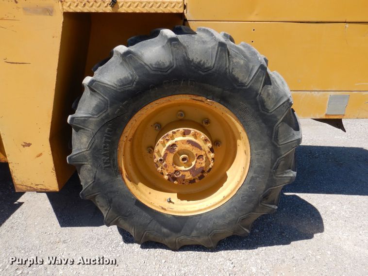 image for item JO9047 1994 Caterpillar CP-433B  single drum vibratory roller